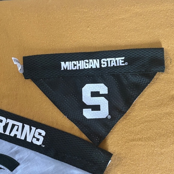 Michigan State Spartans Dog Bandanas - Picture 6 of 7